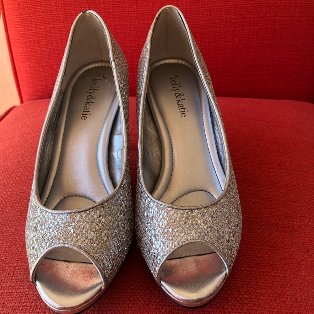 Sparkling silver kitten heels